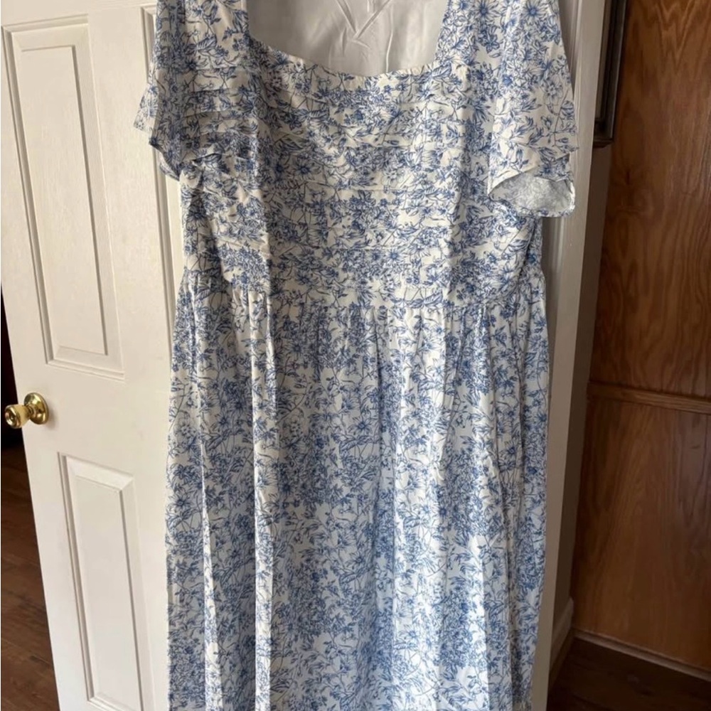BloomChic Blue and White Patterned Dress